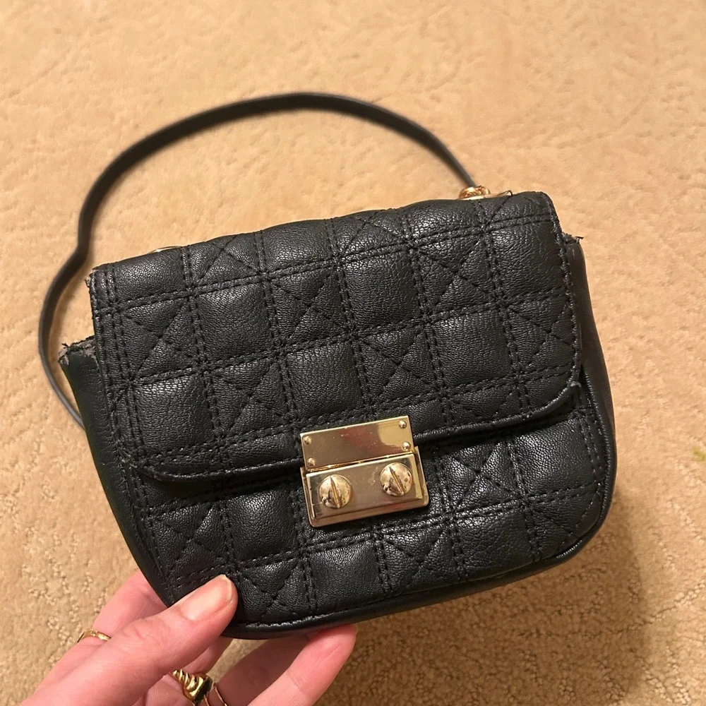 Elegant Black Quilted Leather Gold Chain Link Strap Crossbody Purse
